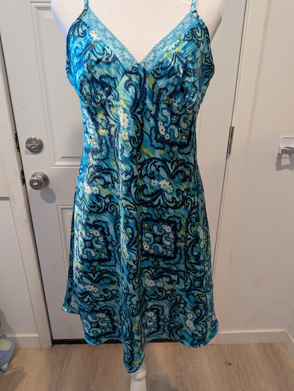 Liz Claiborne Teal & Blue Printed Nightgown And Robe Set